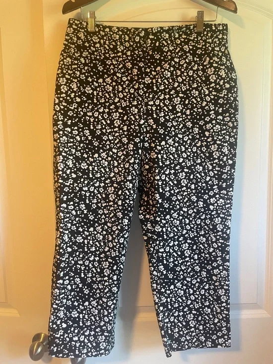 Ann Taylor Factory Black and White Floral Ankle Pants Size 10 - Picture 1 of 9